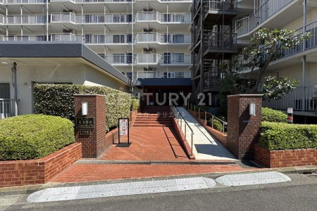 �����s��c��{�H�c3���� 21-16�̒��Ã}���V�����̃G���g�����X