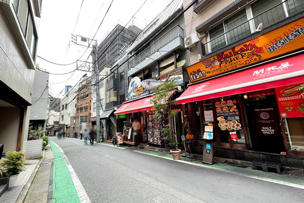 渋谷藤和コープ 建物前面道路