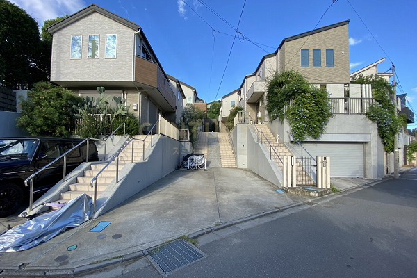 世田谷区岡本3丁目 中古戸建 建物外観(2022.7撮影)