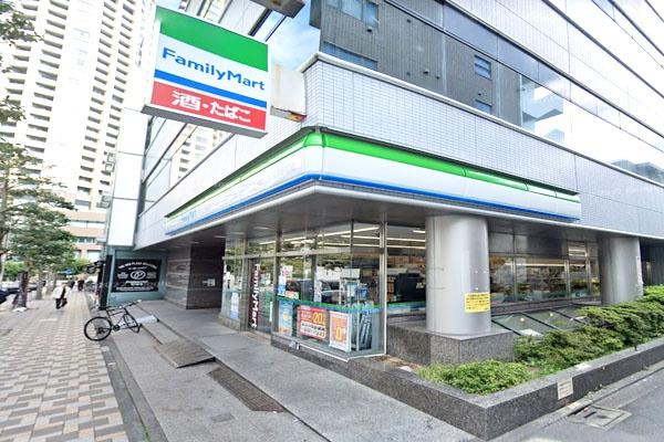 ニューハイム中目黒 ファミリーマート中目黒駅前店まで50m