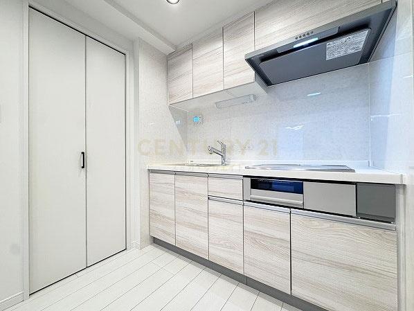 �����s�a�J�挳��X�ؒ� 51-24�̒��Ã}���V�����̃L�b�`��