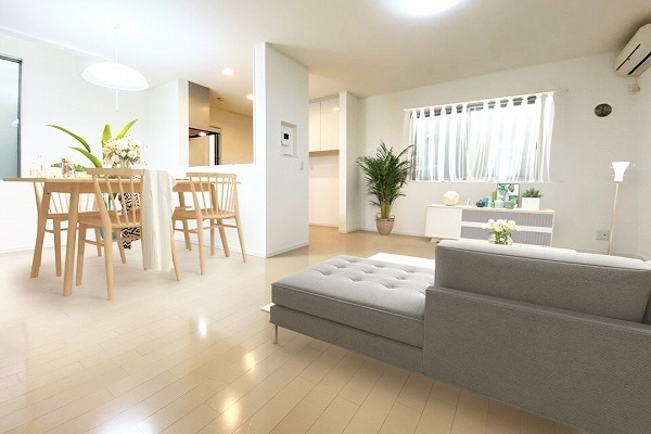 青葉区すすき野2丁目 中古戸建 LDK(配置の家具や小物はCGイメージ)