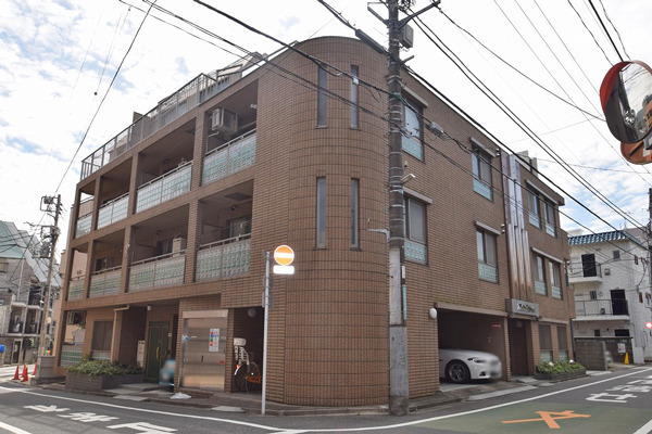 ゼクスビューネ中野本町 外観