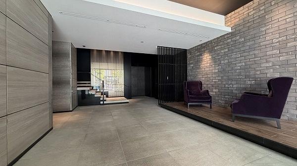 �_�ސ쌧���l�s�����ђ�2���� 87-1�̒��Ã}���V�����̃G���g�����X