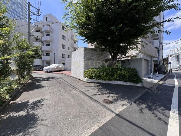 �����s���c�J��p��4���� 9-18�̒��Ã}���V�����̃G���g�����X