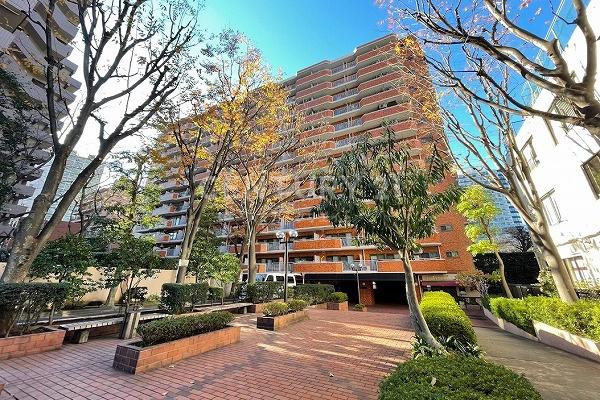 シャンボール三田 建物外観