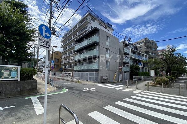 秀和都立大レジデンス 建物外観(2023.7撮影)