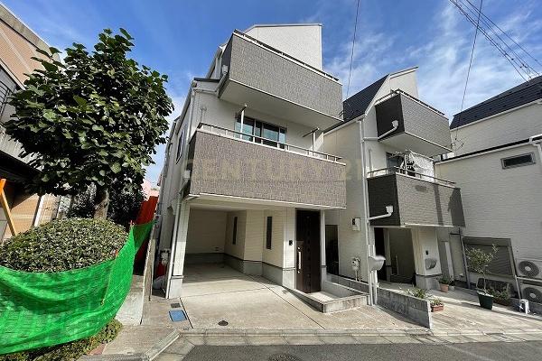 「三軒茶屋」 築浅一戸建て 建物外観(2022.10撮影)
