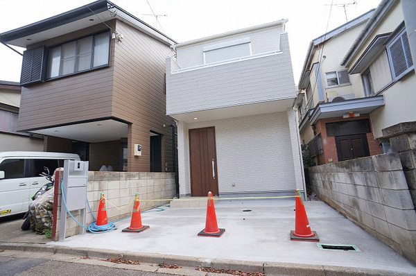 「上野毛」 新築一戸建て 現地(H30.8撮影)