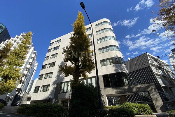 パーク・ノヴァ神宮前 建物外観
