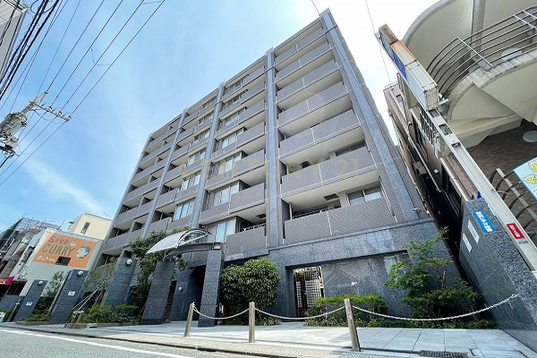 菱和パレス下北沢駅前 建物外観(2022.4撮影)