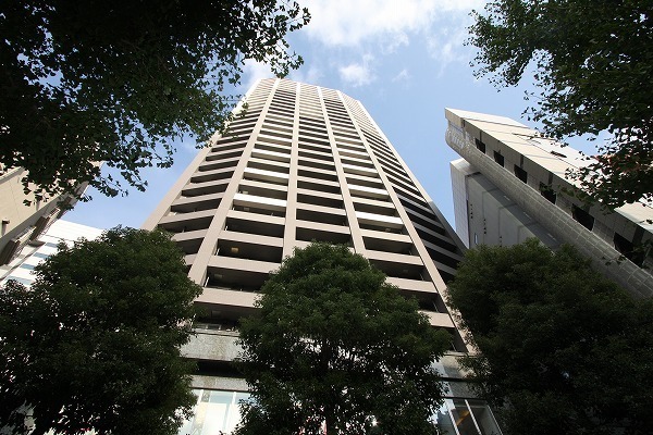 ファーストリアルタワー新宿