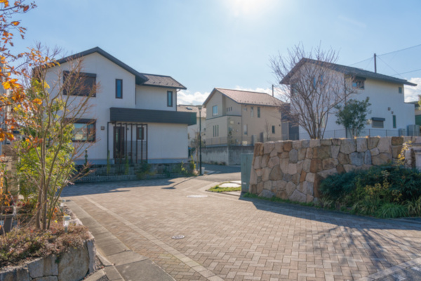 閑静な低層住居専用地域に住まう