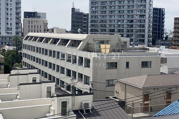 イニシアクラウド渋谷笹塚 建物外観（2023.8撮影）