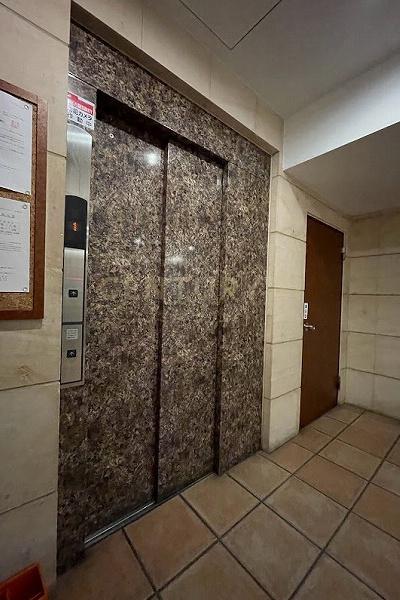 都立大ハイツ エレベーターホール