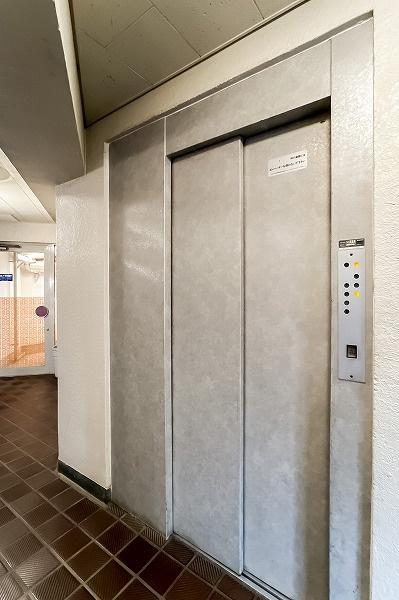 自由ヶ丘スカイハイツ エレベーターホール