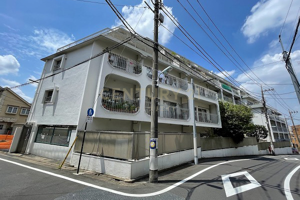 自由ヶ丘スカイハイツ 建物外観(2022.7撮影)