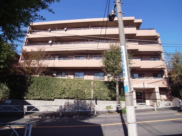 ファミール深沢 建物外観
