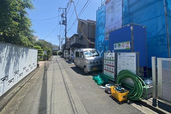 「祖師ヶ谷大蔵」 新築分譲住宅 前面道路（→東方向へ撮影）