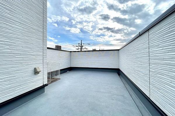 目黒区上目黒四丁目 店舗付き戸建て ルーフバルコニー