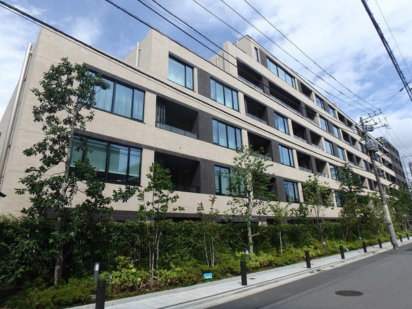 ザ・パークハウス グラン 南青山高樹町 建物外観(H30.8撮影)