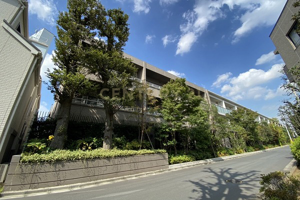 ザ・パークハウス学芸大学四季の杜 建物外観(2021.10撮影)